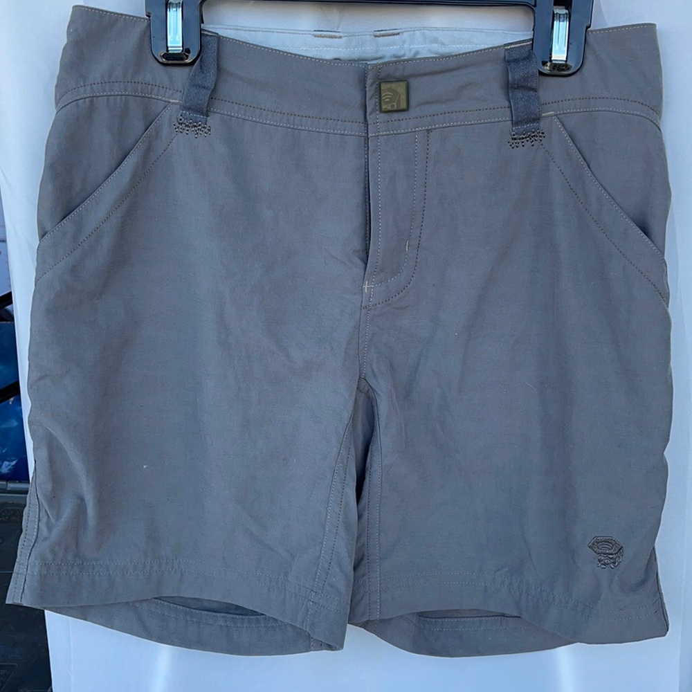 Women’s Mountain Hardwear hiking shorts size 2